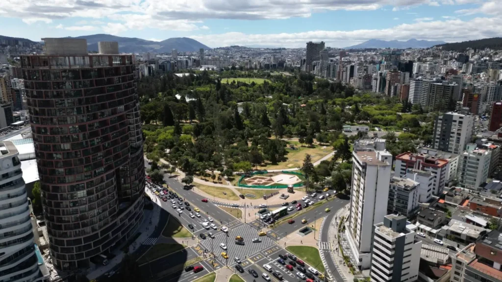 An arial view of the EPIQ building by Uribe Schwarzkopf in Quito on Eloy Alfaro and Avenue Republica.